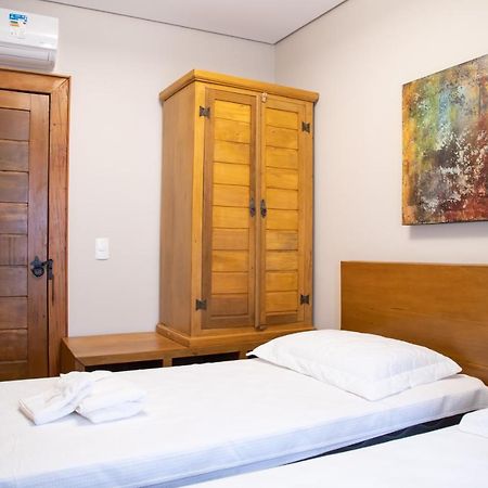 Espaco 250 - Apto Mobiliado, 3 Quartos, Sendo Uma Suite, Banheiro Social, Cozinha Completa, Sala De Estar, Ar Condicionado, Tv E Internet تيرادينتيس المظهر الخارجي الصورة