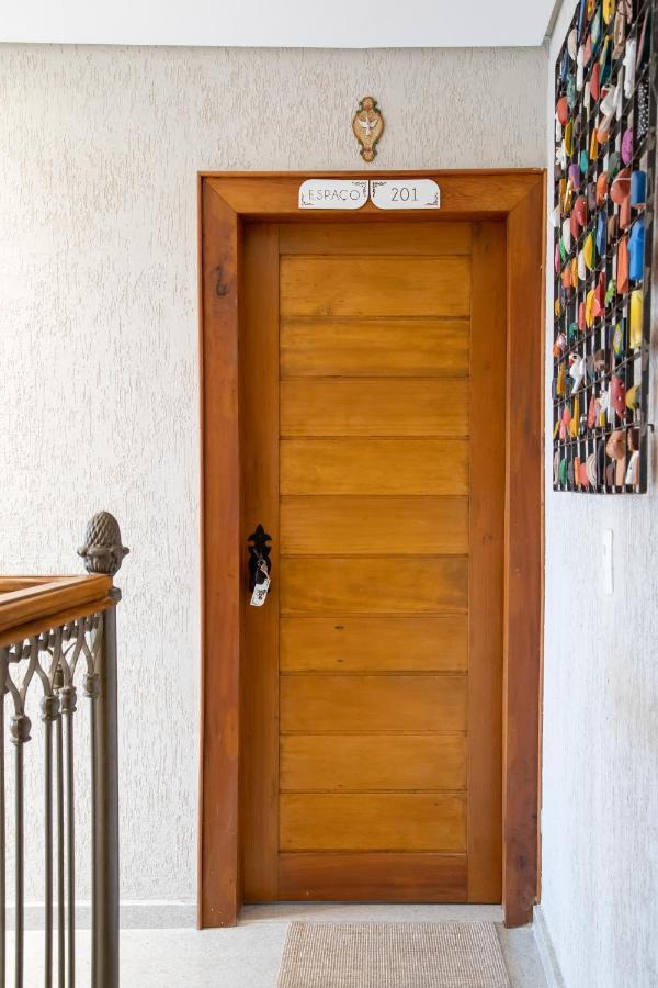 Espaco 250 - Apto Mobiliado, 3 Quartos, Sendo Uma Suite, Banheiro Social, Cozinha Completa, Sala De Estar, Ar Condicionado, Tv E Internet تيرادينتيس المظهر الخارجي الصورة