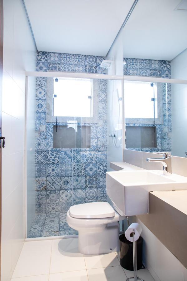 Espaco 250 - Apto Mobiliado, 3 Quartos, Sendo Uma Suite, Banheiro Social, Cozinha Completa, Sala De Estar, Ar Condicionado, Tv E Internet تيرادينتيس المظهر الخارجي الصورة