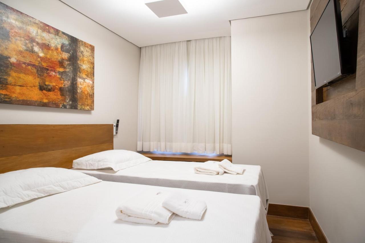 Espaco 250 - Apto Mobiliado, 3 Quartos, Sendo Uma Suite, Banheiro Social, Cozinha Completa, Sala De Estar, Ar Condicionado, Tv E Internet تيرادينتيس المظهر الخارجي الصورة